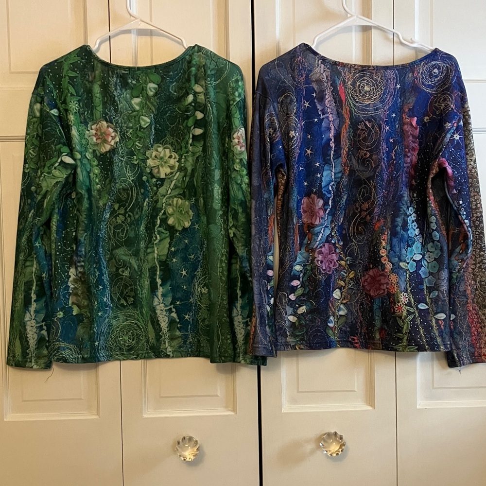 2 Tops Greens & Blues Knit Tops Size M - Picture 2 of 6